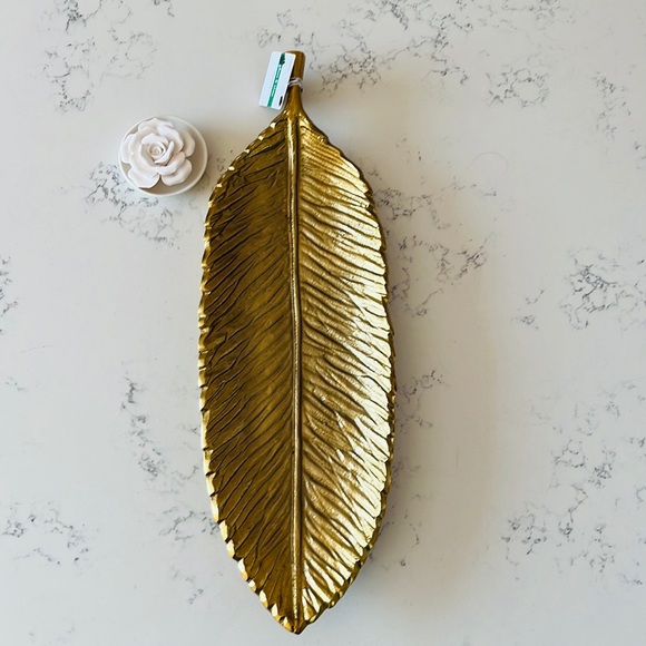 Place & Time Summer long Leaf Tray-Gold - Picture 2 of 14